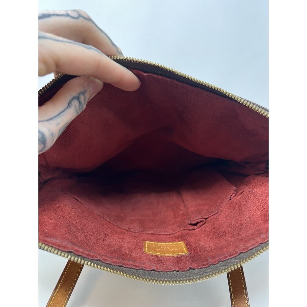 Louis Vuitton Coussin GM Monogram Tote Shoulder Purse Hobo Handbag Purse‎ - Picture 15 of 16